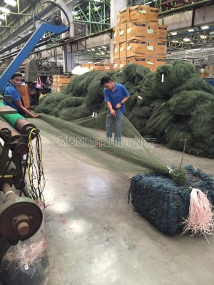 ตาข่ายถัก คลุมท้ายรถ  เส้นหนากันแดด