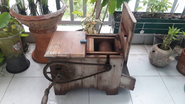 เครื่องขูดมะพร้าวโบราณ