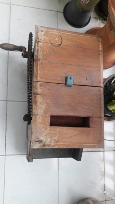 เครื่องขูดมะพร้าวโบราณ เครื่องขูดมะพร้าวโบราณ