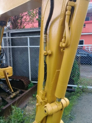 ขายรถแบคโฮ KOMATSU PC40MR-2 ราคา 280000 ขายรถแบคโฮ KOMATSU PC40MR-2 ราคา 280000