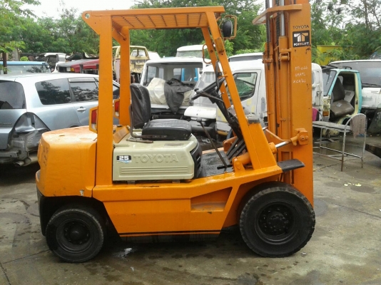 ขาย TOYOTA โฟลลิฟท์ 2.5 ตัน เบนซิล รุ่น 4 สภาพสวย