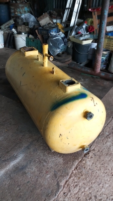 ถังแรงดันเหล็กสภาพดี ถังแรงดันเหล็กสภาพดี