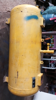 ถังแรงดันเหล็กสภาพดี ถังแรงดันเหล็กสภาพดี