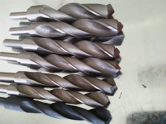 ดอกสว่านHss55-60HRCชุด7ดอกก้านจับ10มมขนาด14,15,16,18,20,22,25 ดอกสว่านHss55-60HRCชุด7ดอกก้านจับ10มมขนาด14,15,16,18,20,22,25