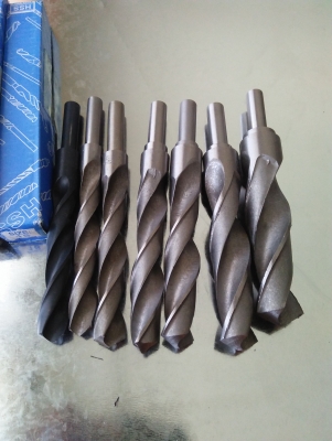 ดอกสว่านHss55-60HRCชุด7ดอกก้านจับ10มมขนาด14,15,16,18,20,22,25 ดอกสว่านHss55-60HRCชุด7ดอกก้านจับ10มมขนาด14,15,16,18,20,22,25