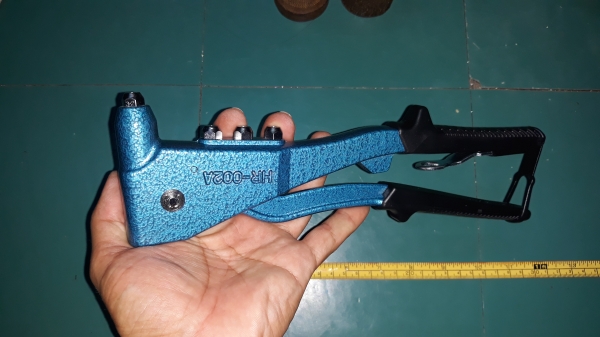 ขายคีมย้ำรีเวทตรากุ้ง HR-200 LOBSTER MADE IN JAPAN.ใหม่เก่าเก็บ ขายคีมย้ำรีเวทตรากุ้ง HR-200 LOBSTER MADE IN JAPAN.ใหม่เก่าเก็บ