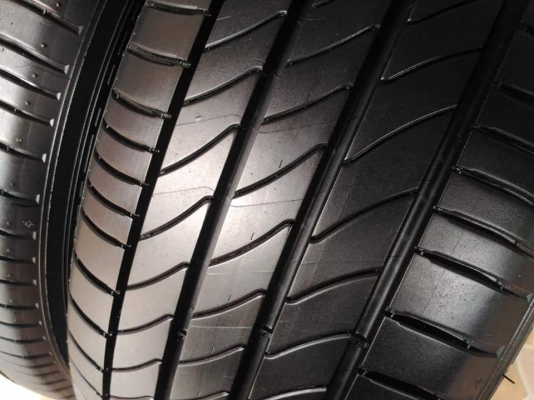 ยาง\% คัดสภาพ Michelin Primacy 3st 215 60 17 ผลิตปี 2017(ลงพื้นปี 2018) ขายถูก 4 เส้น 7800.-NET(เบิก