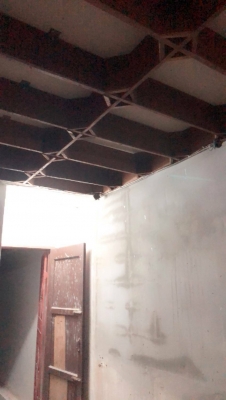 ขาย 7.5 ล้าน ตึกนกนางแอ่น  2 คูหา 4ชั้น ครึ่ง &amp; รังนก นะครับ เดือนนี้ เก็บได้ ยอดรวม 400 กว่ารัง นกเยอะมากครับ  พิกัด อยุ่ ถ. สุขุมวิท จ. ระยอง  090-772-3710 090-772-3708