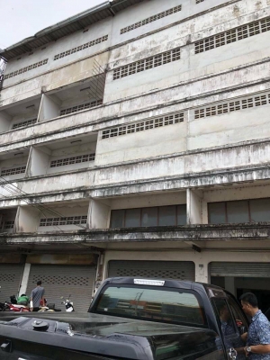 ขาย 7.5 ล้าน ตึกนกนางแอ่น  2 คูหา 4ชั้น ครึ่ง &amp; รังนก นะครับ เดือนนี้ เก็บได้ ยอดรวม 400 กว่ารัง นกเยอะมากครับ  พิกัด อยุ่ ถ. สุขุมวิท จ. ระยอง  090-772-3710 090-772-3708