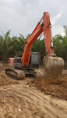 ขาย 2,000,000 HITACHI  ZX 200-5 G ไมล์ ช.ม 7,000 ชม. สวยเหมือนใหม่ เล่มทะเบียน รถสวยพร้อมใช้ รถอยู่ ราชบุรี 090-772-3710 090-772-3708