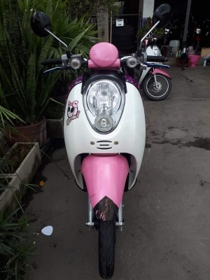 Scoopy i ปี 2555 สีชมพูขาว รถสวย ระบบหัวฉีดประหยัดน้ำมัน Scoopy i ปี 2555 สีชมพูขาว รถสวย ระบบหัวฉีดประหยัดน้ำมัน
