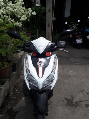 Click 125 i สีขาวดำ ปี 2557 รุ่น tune up รถสวยๆ