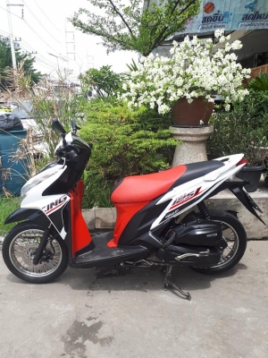 Click 125 i สีขาวดำ ปี 2557 รุ่น tune up รถสวยๆ