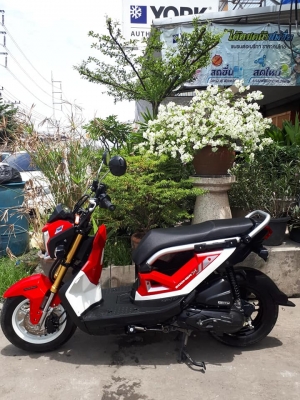 รุ่นใหม่ล่าสุด Zoomer X สีแดงดำ ปี 2560 เรือนไมล์ดิจิตอล สวยสุดขั้ว ได้ไปคุ้มค่าเกินราคา รุ่นใหม่ล่าสุด Zoomer X สีแดงดำ ปี 2560 เรือนไมล์ดิจิตอล สวยสุดขั้ว ได้ไปคุ้มค่าเกินราคา