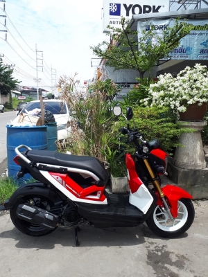 รุ่นใหม่ล่าสุด Zoomer X สีแดงดำ ปี 2560 เรือนไมล์ดิจิตอล สวยสุดขั้ว ได้ไปคุ้มค่าเกินราคา รุ่นใหม่ล่าสุด Zoomer X สีแดงดำ ปี 2560 เรือนไมล์ดิจิตอล สวยสุดขั้ว ได้ไปคุ้มค่าเกินราคา