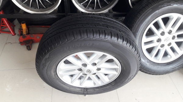 ล้อTOYOTA Vigo/Fortuner Champ พร้อมยางปี16 4 ล้อ ล้อTOYOTA Vigo/Fortuner Champ พร้อมยางปี16 4 ล้อ