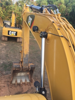 ขายดาวน์แบคโฮ CATERPILLAR 320D2 เครื่อง6สูบธรรมดา ทำงาน2240ชั่วโมง สนใจโทร 081-970-1072