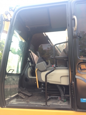 ขายดาวน์แบคโฮ CATERPILLAR 320D2 เครื่อง6สูบธรรมดา ทำงาน2240ชั่วโมง สนใจโทร 081-970-1072