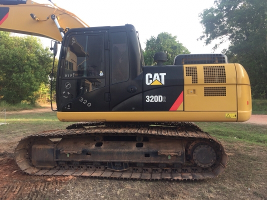 ขายดาวน์แบคโฮ CATERPILLAR 320D2 เครื่อง6สูบธรรมดา ทำงาน2240ชั่วโมง สนใจโทร 081-970-1072