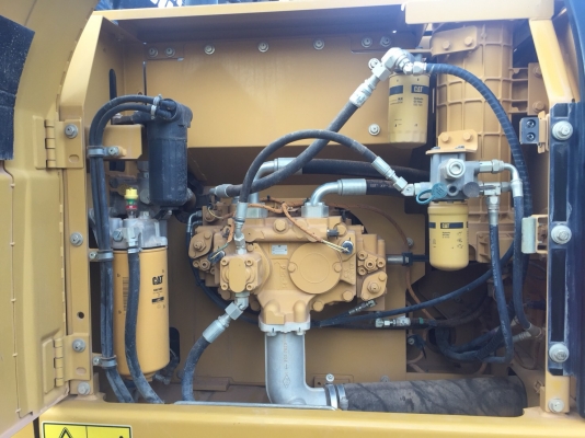 ขายดาวน์แบคโฮ CATERPILLAR 320D2 เครื่อง6สูบธรรมดา ทำงาน2240ชั่วโมง สนใจโทร 081-970-1072