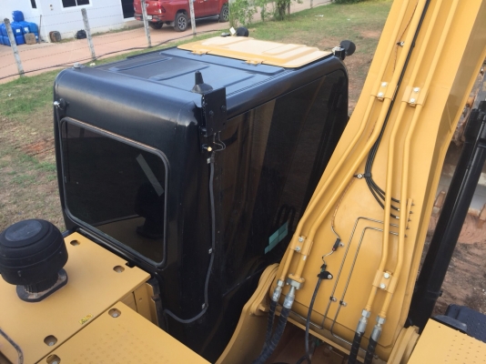 ขายดาวน์แบคโฮ CATERPILLAR 320D2 เครื่อง6สูบธรรมดา ทำงาน2240ชั่วโมง สนใจโทร 081-970-1072
