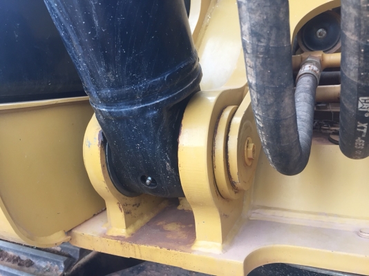 ขายดาวน์แบคโฮ CATERPILLAR 320D2 เครื่อง6สูบธรรมดา ทำงาน2240ชั่วโมง สนใจโทร 081-970-1072
