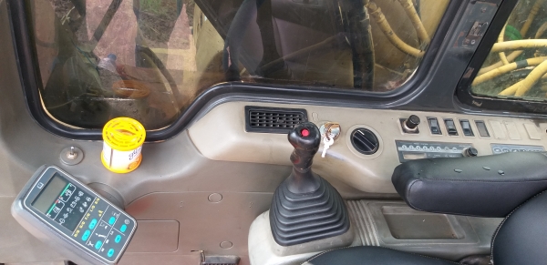 PC120-6E ไฟฟ้าครบมีลายหัวเจาะ ระบบดีเอวแน่น ช่วงล่างเต็ม เล่มทะเบียน PC120-6E ไฟฟ้าครบมีลายหัวเจาะ ระบบดีเอวแน่น ช่วงล่างเต็ม เล่มทะเบียน