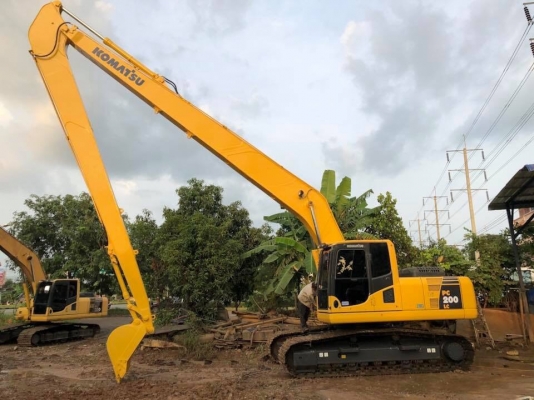 ขายด่วน!! PC200LC-8MO บูมยาว 18 เมตร สภาพนางฟ้าค่ะ