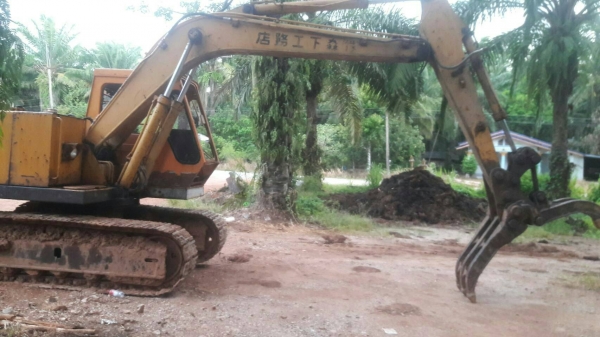 ขายรถแบคโฮ KOMATSU PC100-2 หัวคีปไม้ ราคา 320000