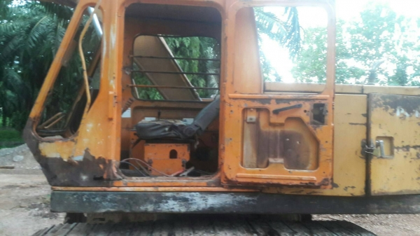 ขายรถแบคโฮ KOMATSU PC100-2 หัวคีปไม้ ราคา 320000 ขายรถแบคโฮ KOMATSU PC100-2 หัวคีปไม้ ราคา 320000