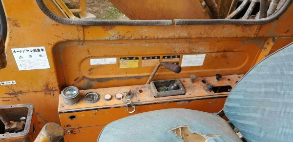 ขายรถแบคโฮ KOMATSU PC100-2 หัวคีปไม้ ราคา 320000 ขายรถแบคโฮ KOMATSU PC100-2 หัวคีปไม้ ราคา 320000