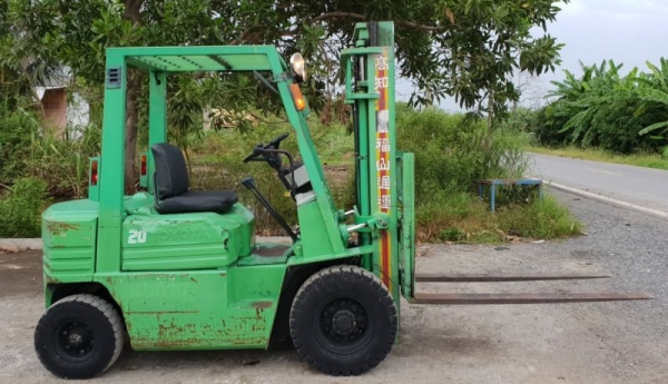 ขายด่วนรถยกTOYOTA5FG20ยกได้2.5ตันเสาสูง3เมตรรถนอกสวยๆนำเข้ายังไม่เคยใช้งานในเมืองไทยเลย