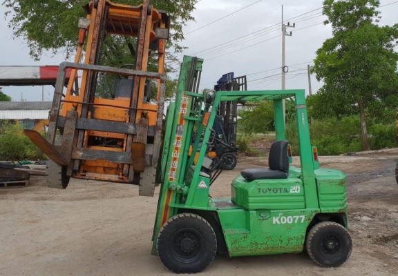 ขายด่วนรถยกTOYOTA5FG20ยกได้2.5ตันเสาสูง3เมตรรถนอกสวยๆนำเข้ายังไม่เคยใช้งานในเมืองไทยเลย