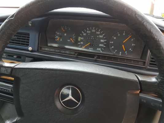 ขาย MERCEDES BENZ 190E ปี1994 เครื่องดี แอร์เย็น ระบบไฟฟ้าทั้งคัน ระบบเชื้อเพลิง2ระบบ ล้อแม็กใหม่ยาง