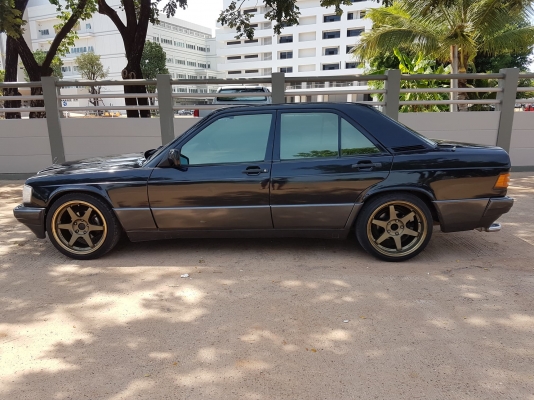 ขาย MERCEDES BENZ 190E ปี1994 เครื่องดี แอร์เย็น ระบบไฟฟ้าทั้งคัน ระบบเชื้อเพลิง2ระบบ ล้อแม็กใหม่ยาง