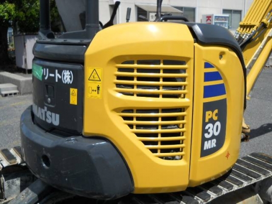 รถญี่ปุ่นเกรดA ขายถูก KOMATSU PC30MR2 นำเข้าจากญี่ปุ่น โทร.090-986-2521 อ๊อบ