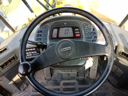 รถตัก เก่านอก ขายถูก KOMATSU WA300-3 จากญี่ปุ่นแท้ สภาพสวย พร้อมใช้งาน โทร.090-986-2521 อ๊อบ