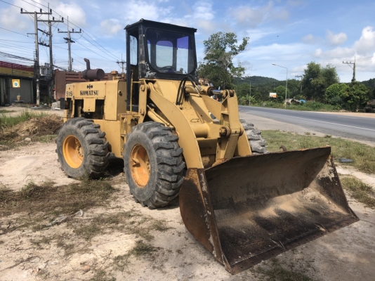 ขายรถตักเลี้ยวเอว komatsu 515 รถสวยสภาพดีพร้อมใช้ ขายรถตักเลี้ยวเอว komatsu 515 รถสวยสภาพดีพร้อมใช้
