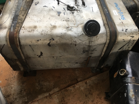 ถัง100-200ลิคเก่าญีปุ่นสวยๆราคาถูกๆราคาเริ่มต้น2600 บาท0877477672