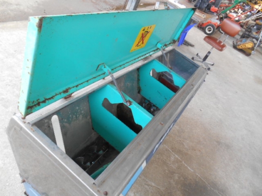 เครื่องหยอดเมล็ดหรือใส่ปุ๋ย