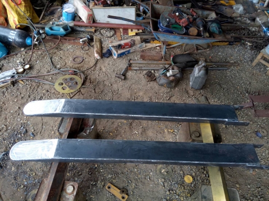 ขายปลอกงารถยกยาว 1.80เมตร รถ 2.5ตัน