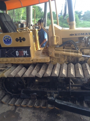 ขายด่วน รถดันดิน komatsu D2/6 เครื่องดีระบบ แท็กสวย รถเก็บงานพร้อมใช้ทันที 185000 บาท