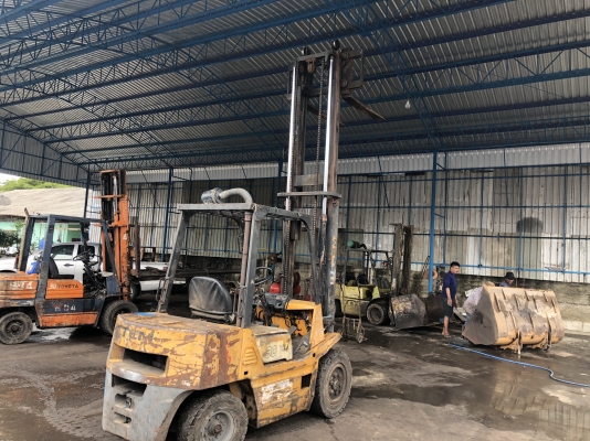 ขายโฟร์คลิฟTCM 3ตัน เสา4เมตร