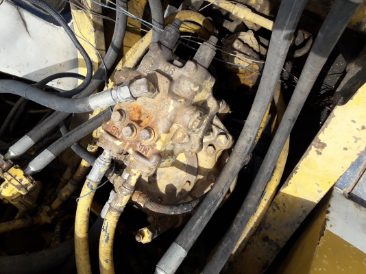 ขายKOMATSU PC200-5 สภาพพร้อมไช้