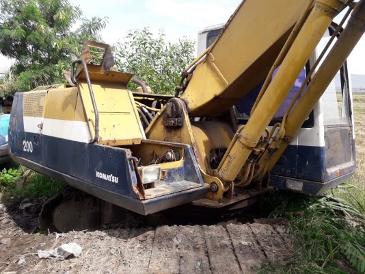 ขายKOMATSU PC200-5 สภาพพร้อมไช้