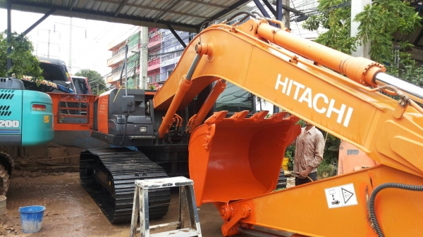 ขายรถแบคโฮ Hitachi zaxis200 ขายรถแบคโฮ Hitachi zaxis200