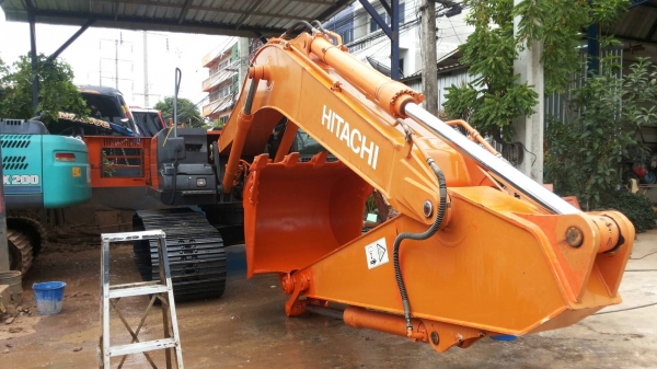 ขายรถแบคโฮ Hitachi zaxis200 ขายรถแบคโฮ Hitachi zaxis200