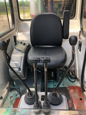 ขายด่วน295,000 บาท KOMATSU PC20-7 3D84 เครื่องยนต์ดีเซล 3 สูบ ปั๊มเฟือง 3 ตอน  เครื่องเงียบ ปั๊มแรง ทำงานไม่โหลด แท็คเหล็กใหม่1คู่  โรลเลอร์ใหม่1ลูก เอวแน่น บูมอาร์มสวย บุ้งกี๋ใบดันสวย #รถนอกนำเข้าเก่าญี่ปุ่น ไม่เคยใช้งานในไทย สภาพเดิมๆ พร้อมใช้งาน (บริกา