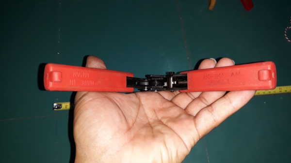 ขายคีมย้ำสายไฟฟ้าตรากุ้ง LOBSTER MADE IN JAPAN.มือสอง ขายคีมย้ำสายไฟฟ้าตรากุ้ง LOBSTER MADE IN JAPAN.มือสอง