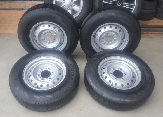 ล้อกะทะขอบ15 6รู139 ยาง195R15 ปี 2418   4 ล้อ